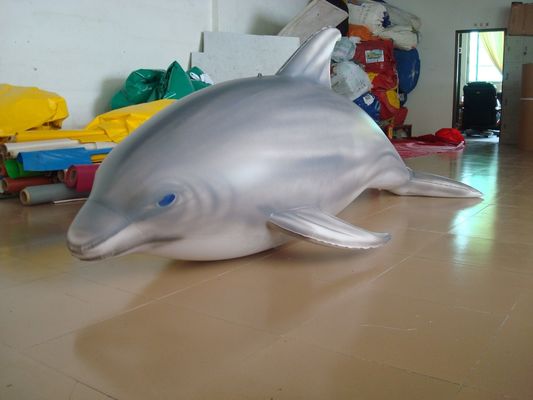 επίδειξη παιχνιδιών πισινών 1.5m μακροχρόνια αεροστεγής διαμορφωμένη δελφίνι στην αίθουσα εκθέσεως